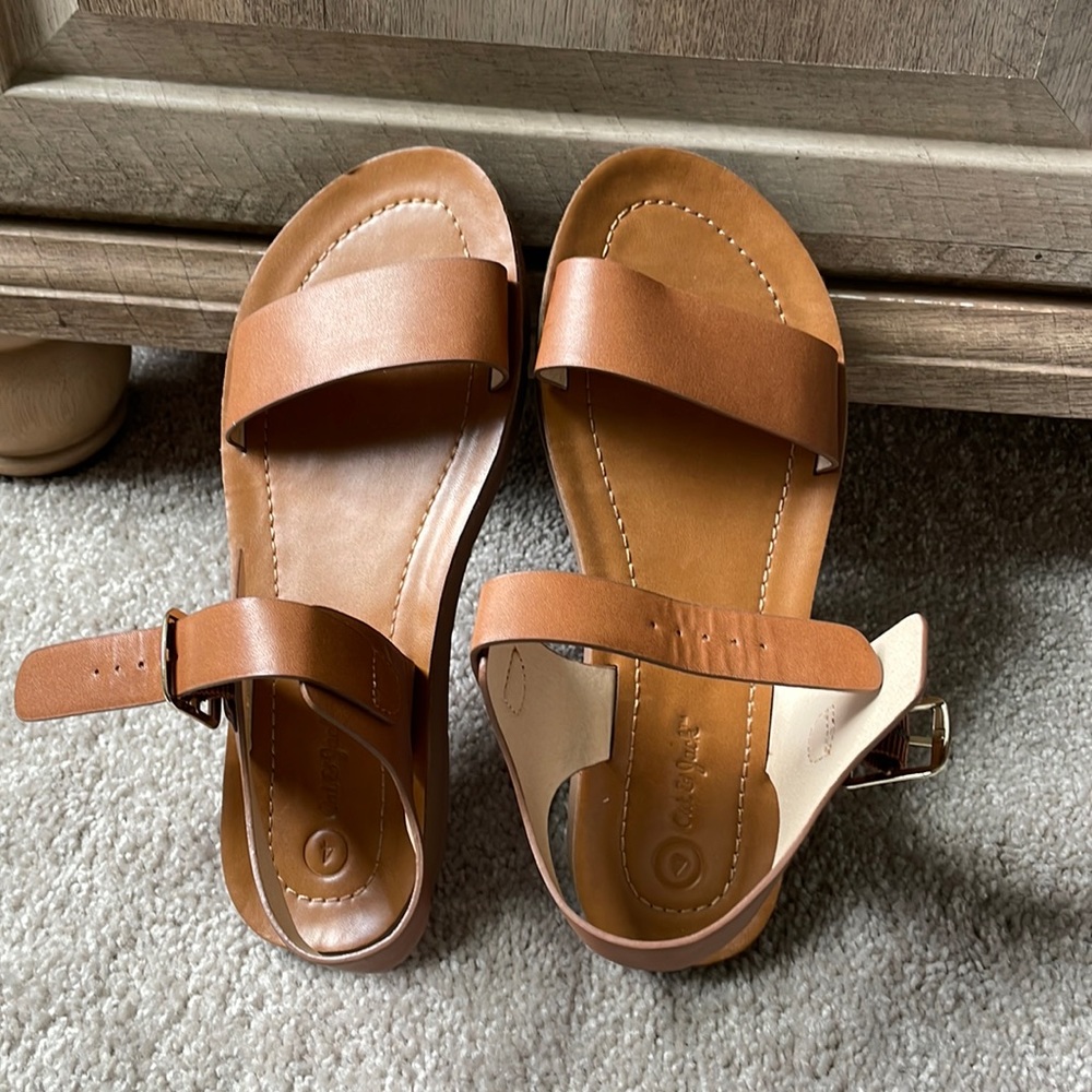 Brand new sandals, very comfortable